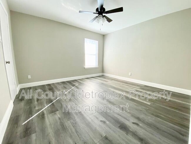 Photo - 3714 Catalina St