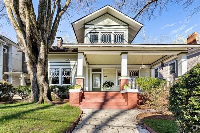 Building Photo - 846 Monroe Dr NE Rental
