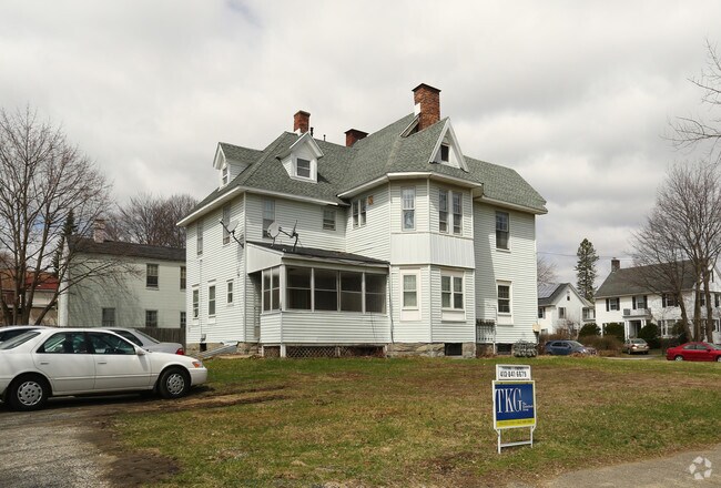 132-134 E Housatonic St