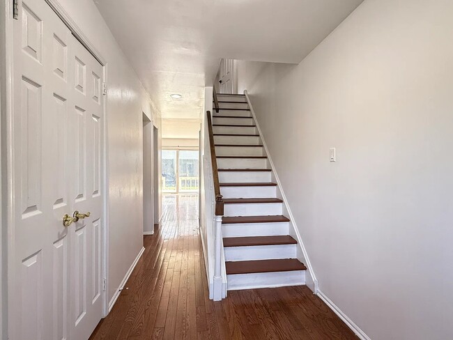 Photo - 1187 Heyward Rd