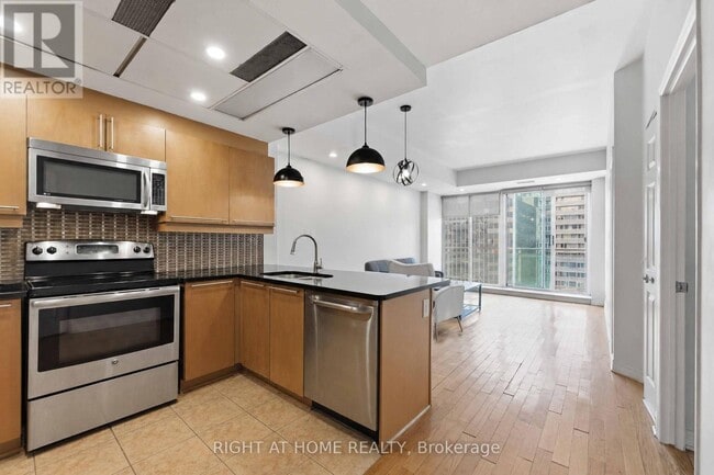 Photo - 134 York St Unit 1009