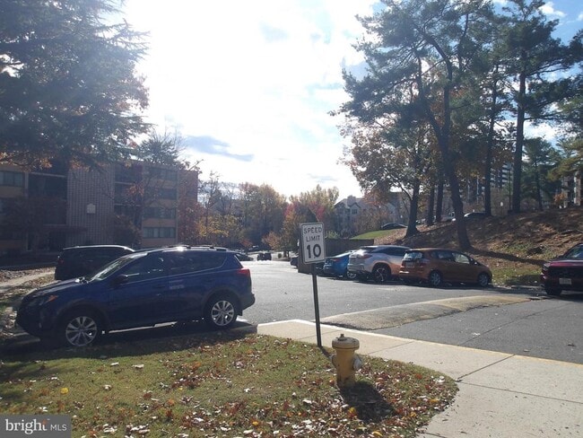 Photo - 8 S Van Dorn St Apartamento Unidad 201ALEXANDRIA