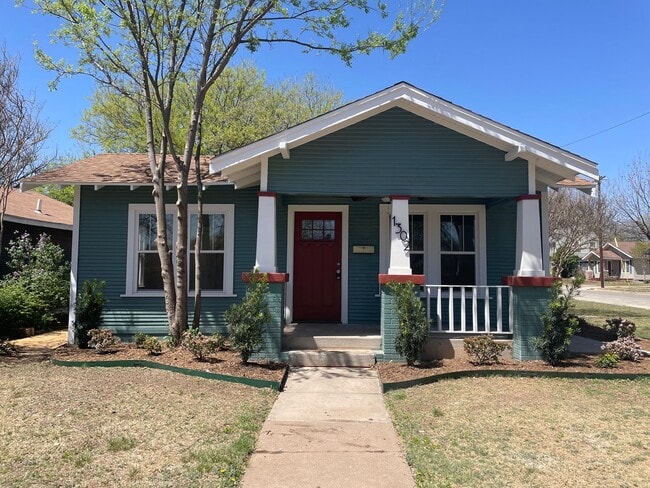UPDATED! 3 BED, 1 BATH! - UPDATED!  3 BED, 1 BATH! House