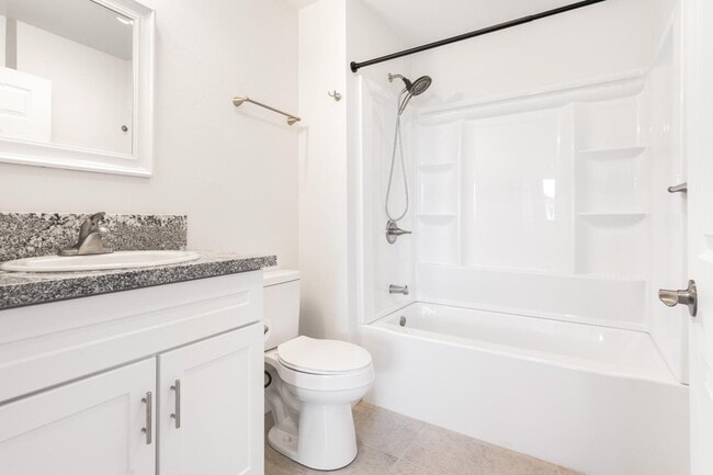 Photo - 537 E Ash St