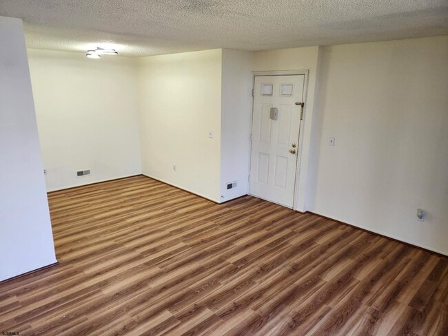 Photo - 25 Liberty Ct Unit 25