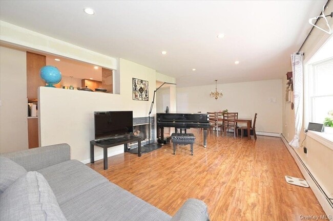 Photo - 43 Flagstone Ln