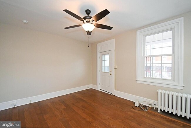 Photo - 232 Morgan St