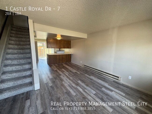 Photo - 1 Castle Royal Dr House