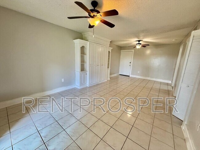 Photo - 938 Lake Destiny Rd Unit B