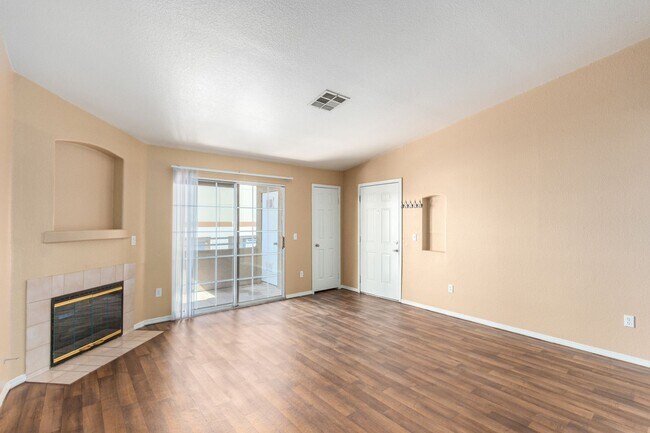 Photo - CHARMING 2 BED 2 BATH CONDO NEAR NELLIS AI...