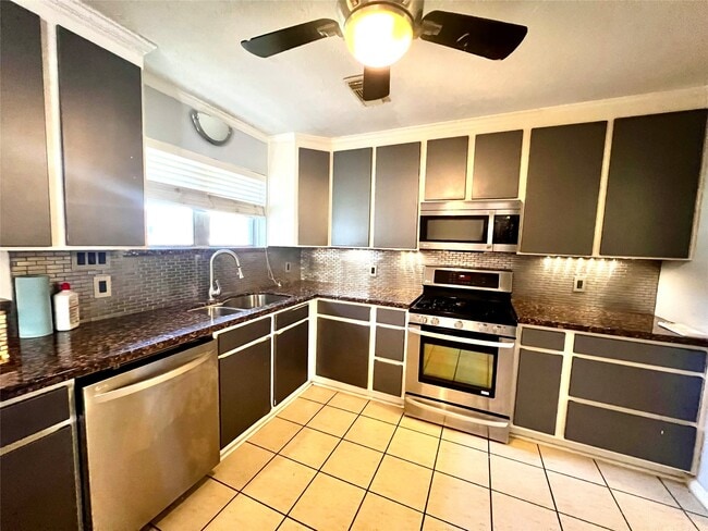 Photo - 15703 Jersey Dr