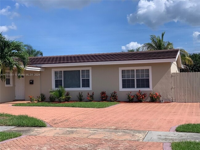 Photo - 9800 SW 12th Ter