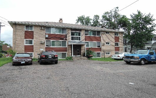 1421 44th Ave N
