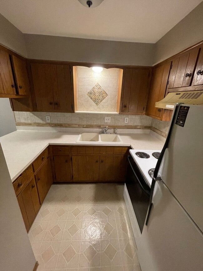 Photo - 449 Dunbar Ave. 7 unit