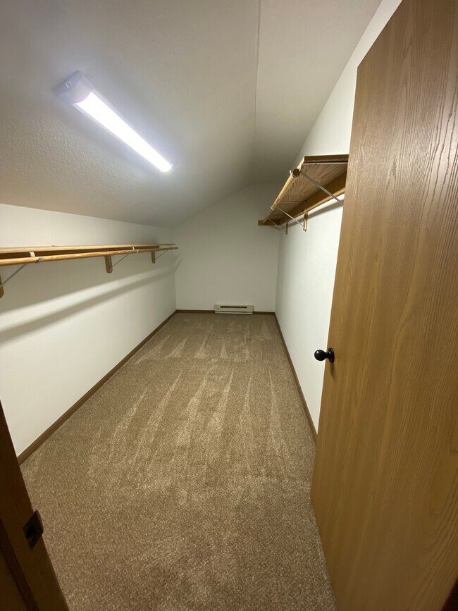 Lakeview Apartments