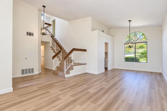22441 Cardiff Dr