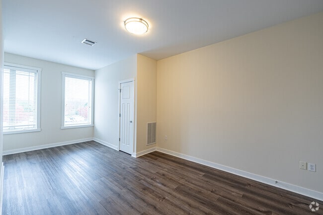 2BR, 2BA - 1,250SF - Bedroom