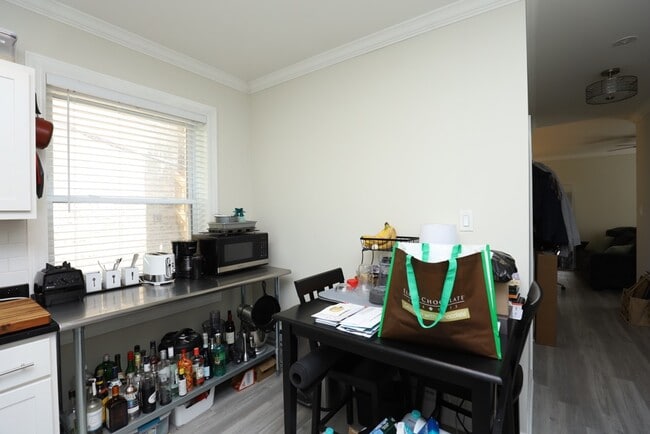 Photo - 646 W Roscoe St Unidad N2