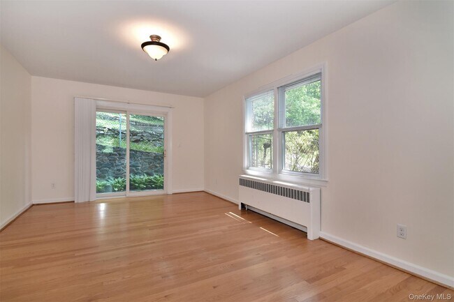 74 Briary Rd