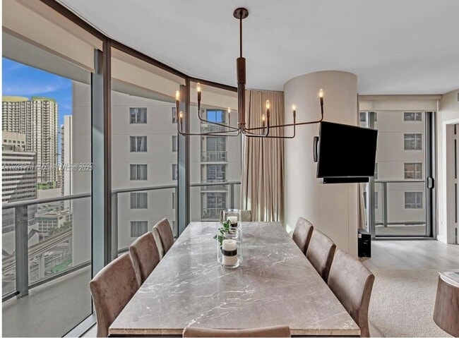 Photo - 55 SW 9th St Unidad 1808