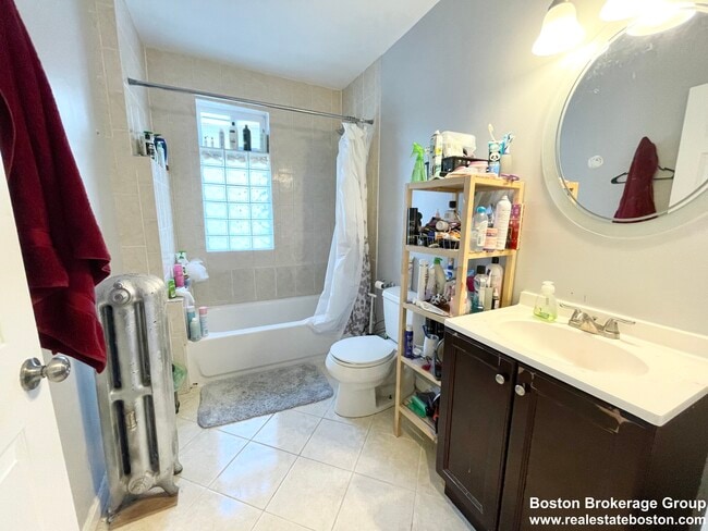 25 Sudan St Unit 3