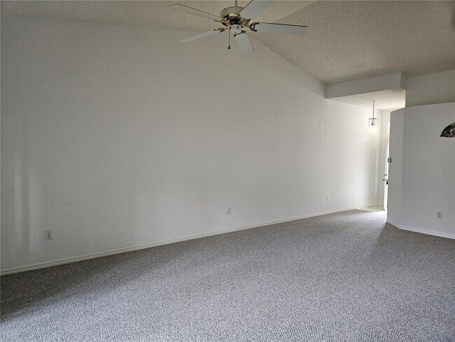 Photo - 2405 New Haven Cir