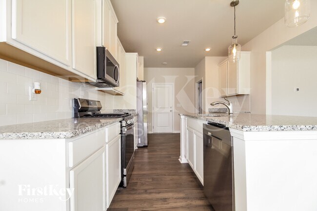 Photo - 304 Ashborne Ln