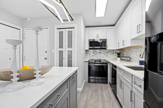 Photo - 300 Newark St. Unit 6