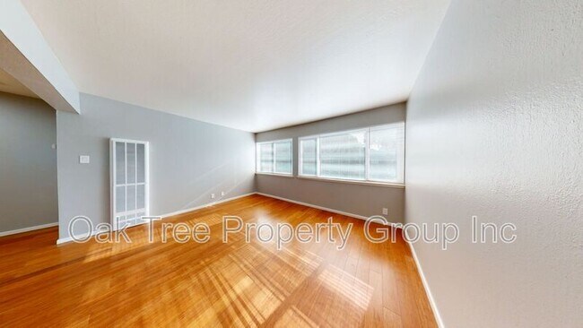 Photo - 406 Van Buren Ave