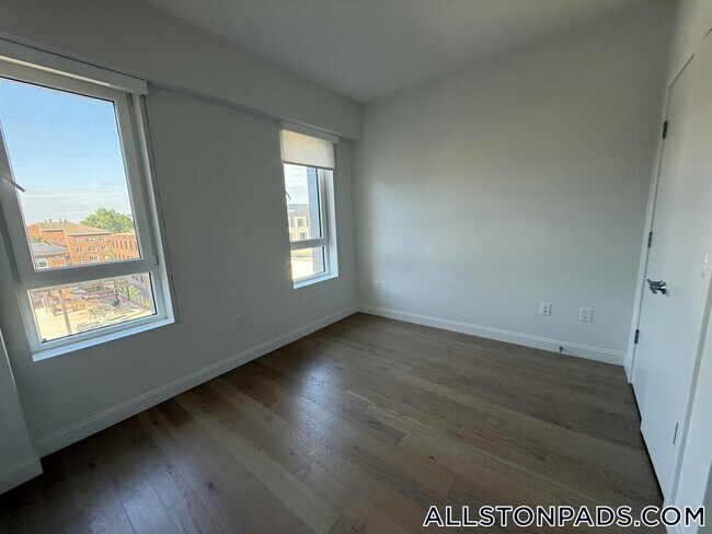 55 Brighton Ave Unit 418