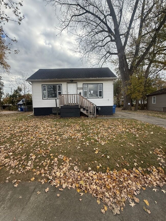 Building Photo - 2 Bedroom Home In Warren