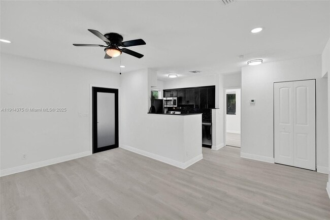 Photo - 11643 NE 11th Pl