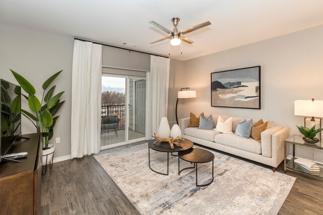 Photo - Peaks at Woodmen