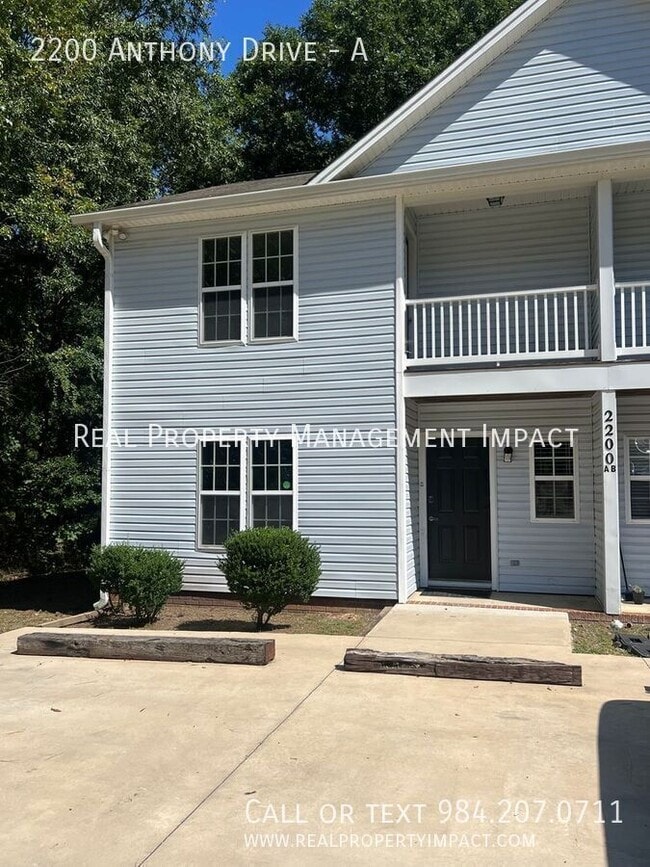 Photo - 2200 Anthony Dr