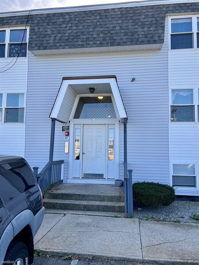 Photo - 469 Mount Hope Ave Unit 2