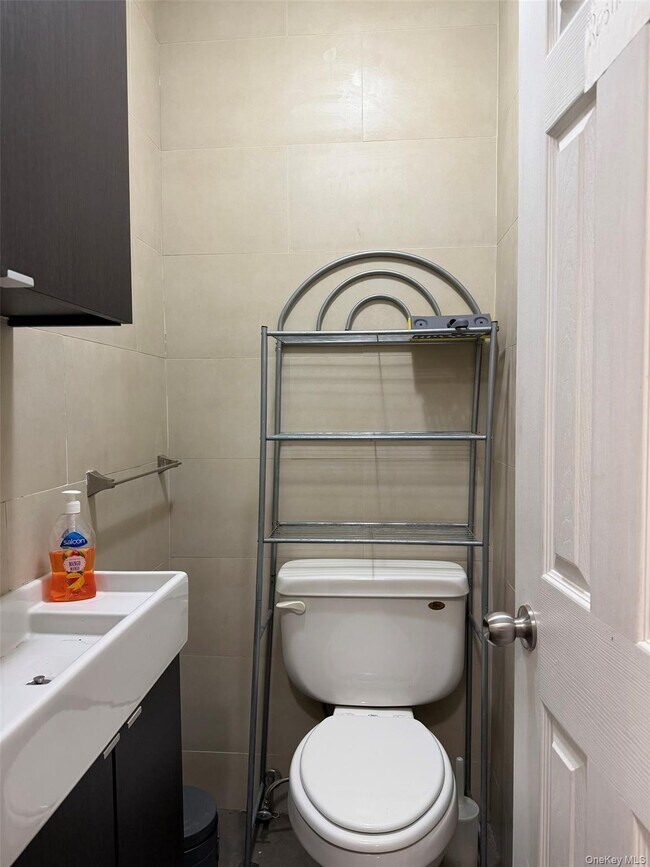 Photo - 70-19 164th St