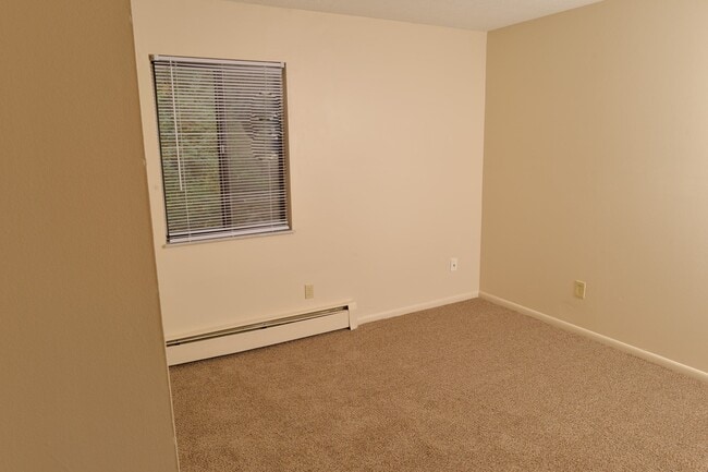 Meadowbrook Lake Apartments