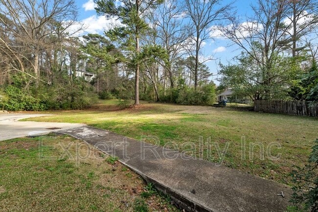 Photo - 1542 Somerset Dr