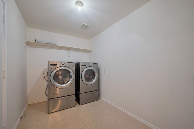 Building Photo - 3927 Flatwood Dr Rental