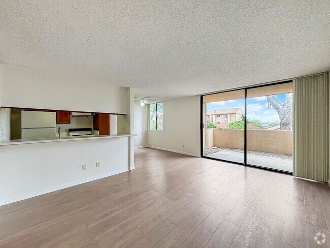 Building Photo - Charming 1BD/1BA Condo in University City ... Unit 229