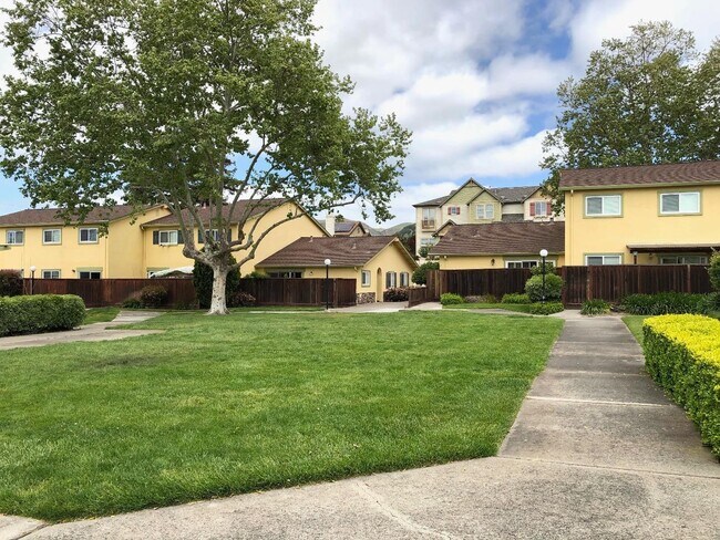 Photo - 43159 Washington Common Townhome