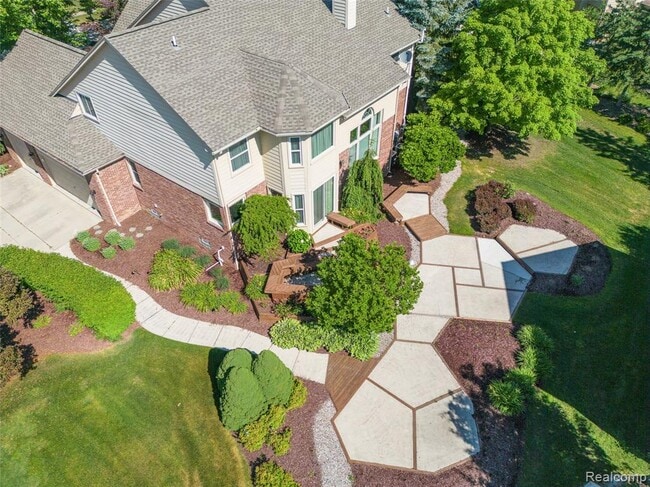Building Photo - 24084 Westmont Dr