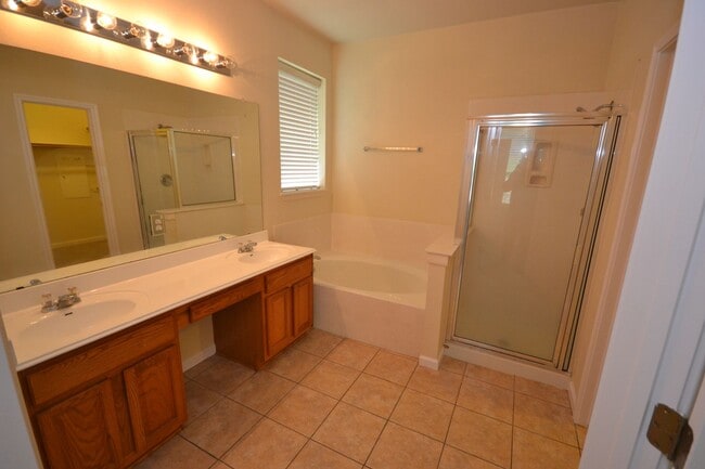 Photo - 1123 Winding Creek Pl