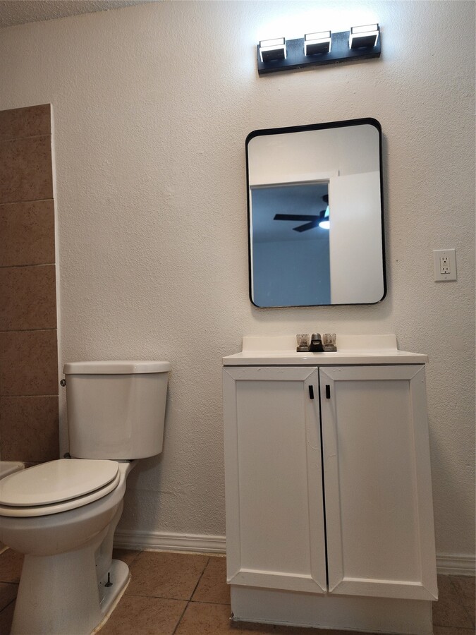 Photo - 14033 Garber Ln Unidad 3