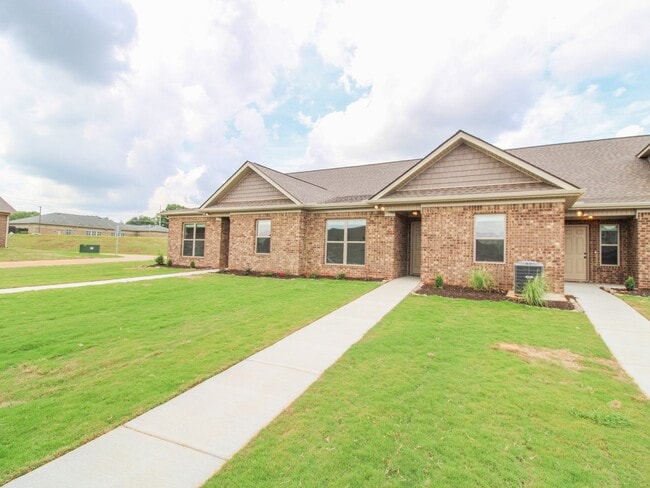 Photo - Lucas Ferry Town Homes!  Cable, Internet &...