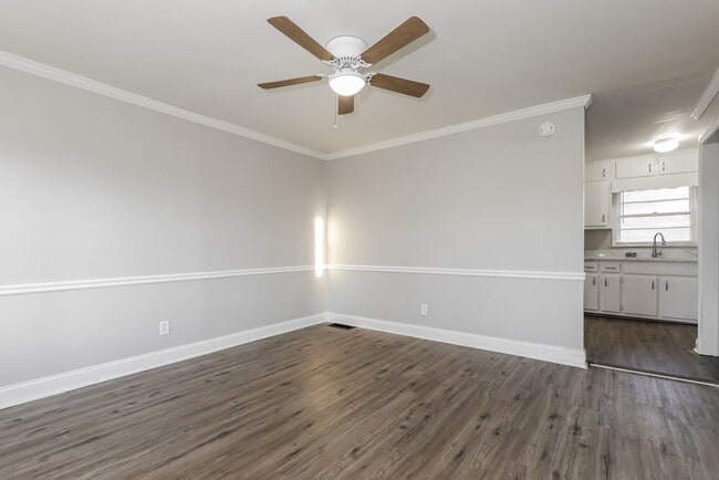 Photo - 820 Oakdale Dr