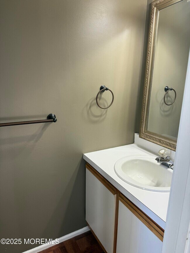 Photo - 52 Aberdare Ct