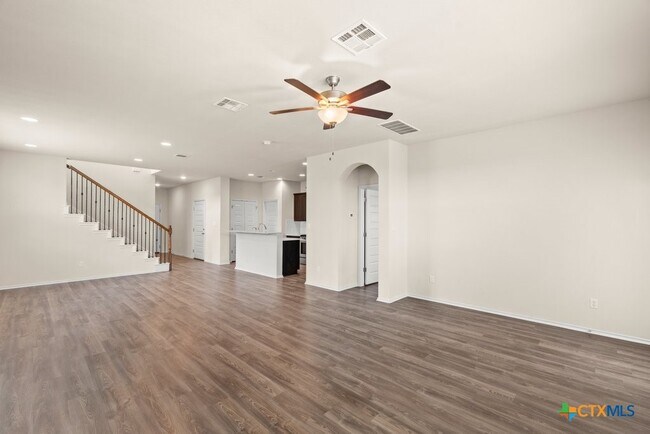 Photo - 145 Goldfinch Dr