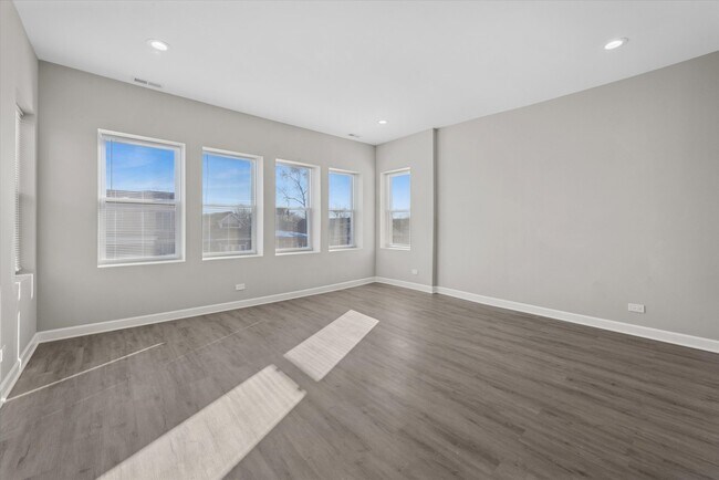 Photo - 8018 S Harvard Ave Unit 2