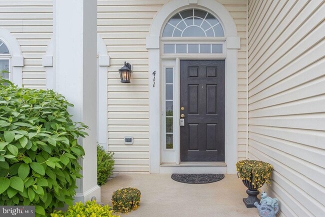 Photo - 411 Hanrahan Ct SE
